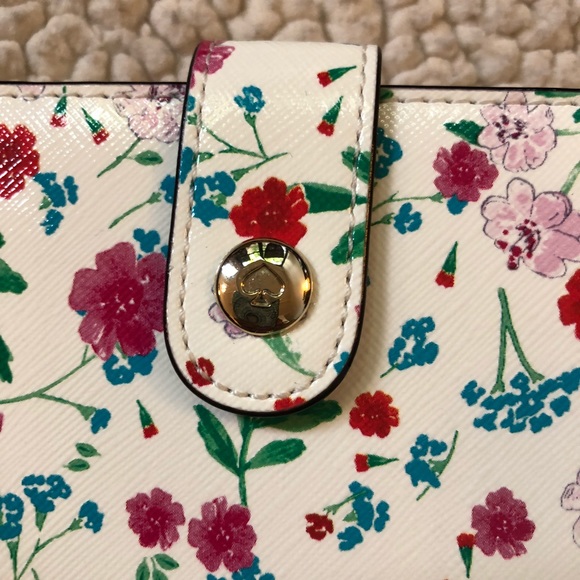 KATE SPADE Stacy Gardner Street Greenhouse Wallet - Picture 3 of 8